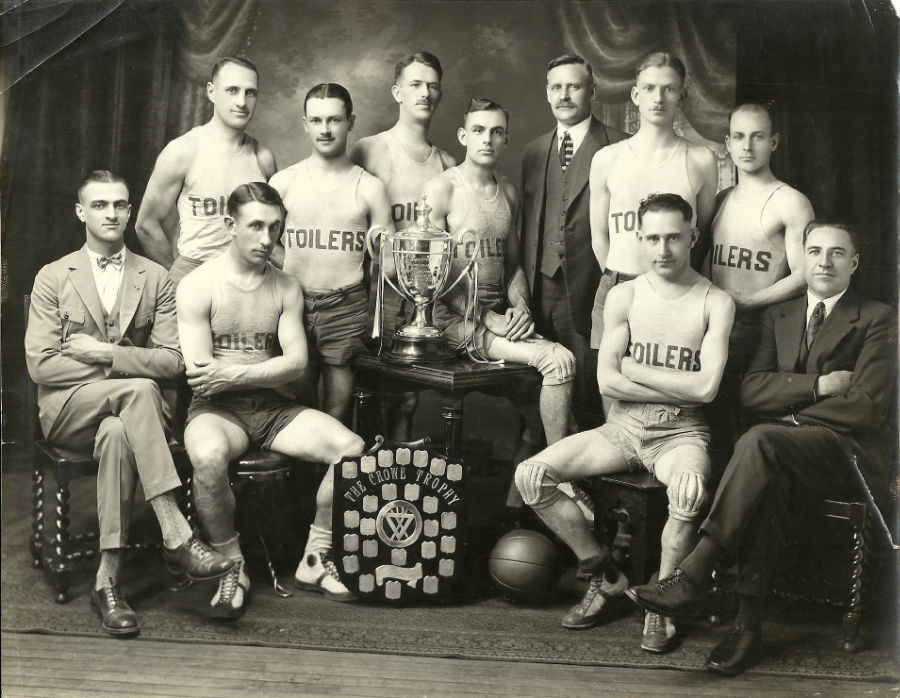 Team photo of the 1926 Winnipeg Toilers (three-time national champions).